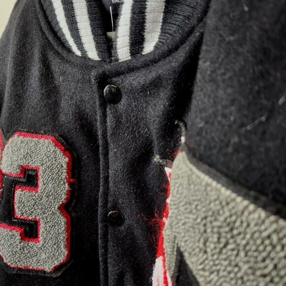 NEW Sneaker Gallery Michael Jordan Inspired GOAT 23 Varsity Letterman Jacket M - Picture 7 of 9